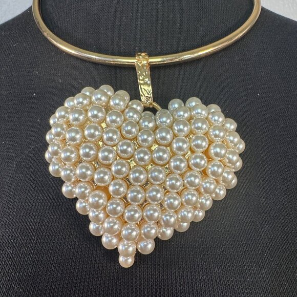 Chunky Pearl Encrusted Heart Pendant Statement Necklace Gold Tone Glam Festival - Picture 1 of 4